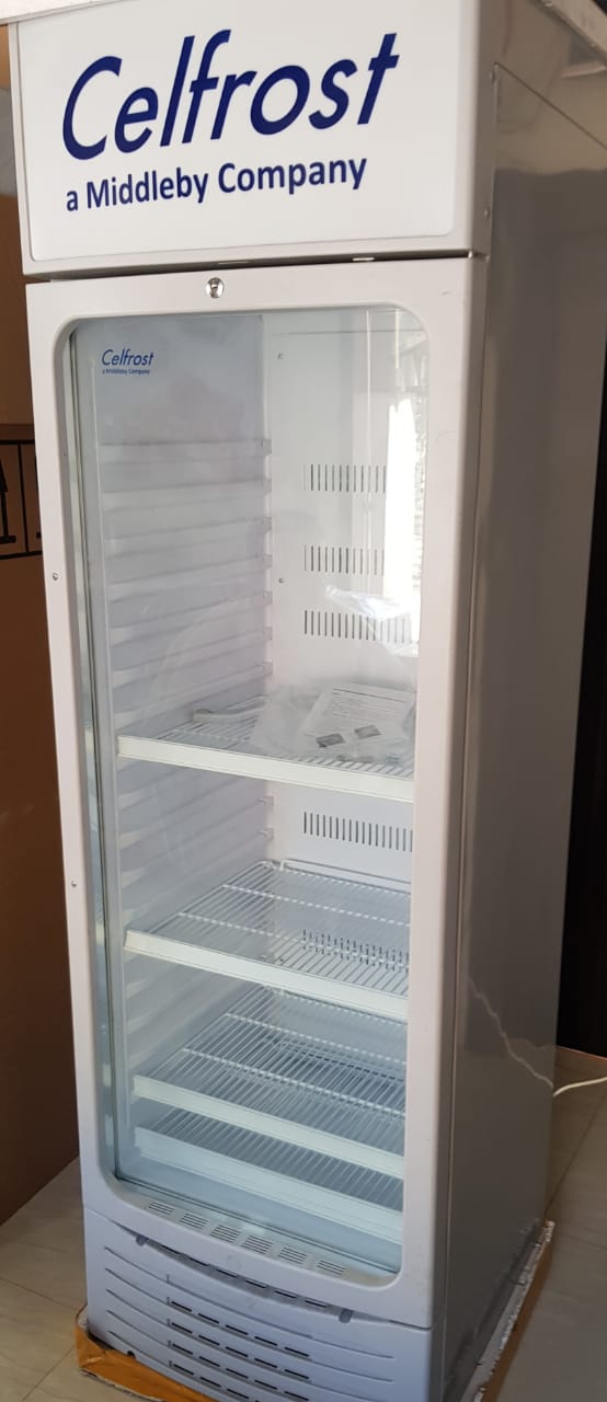 UPRIGHT SHOWCASE  COOLERS 400 LTR.