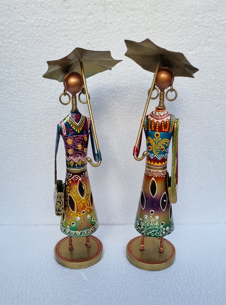 Umbrella dolls 