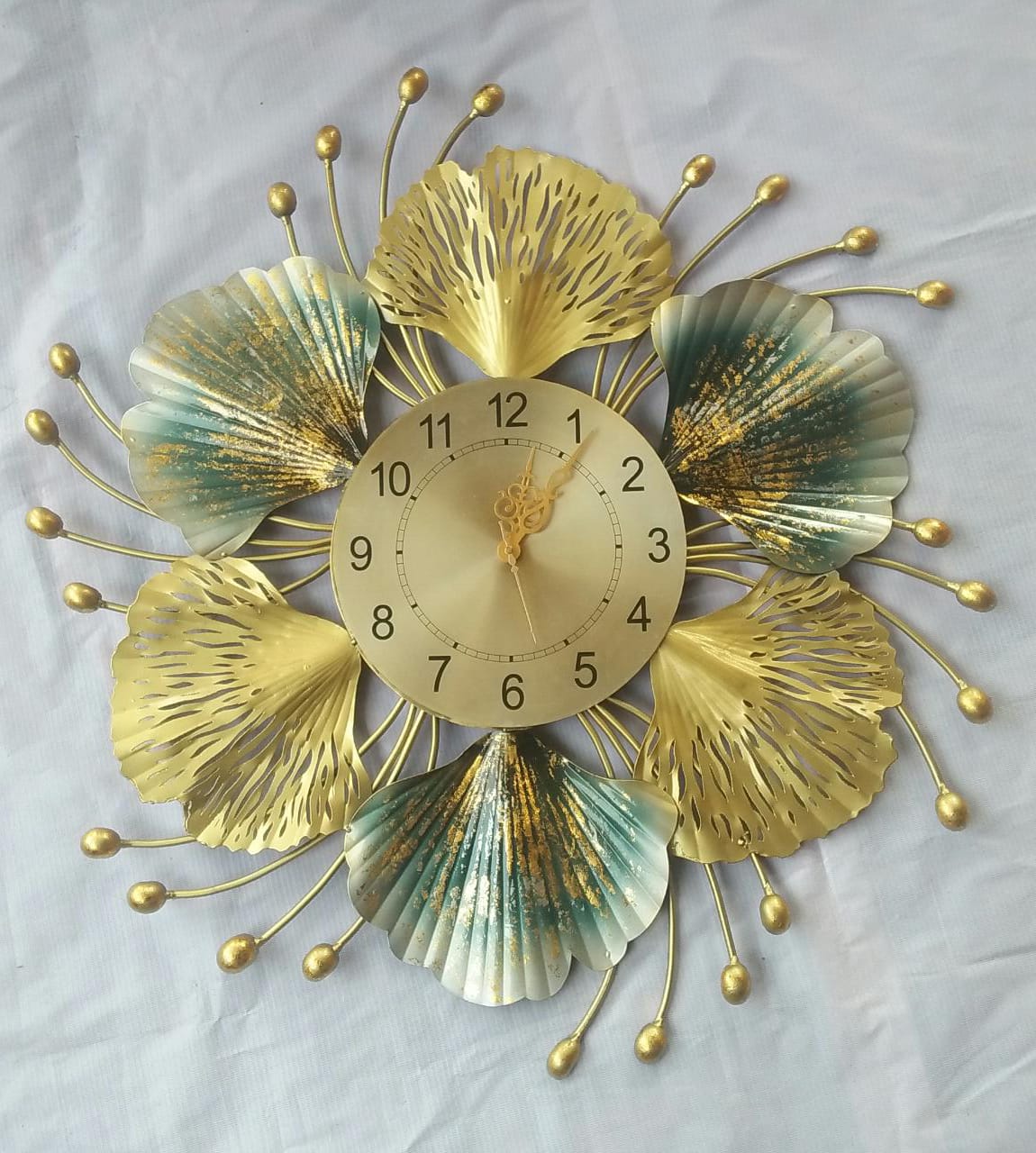 Metal Wall Clock For Home Interior Decoration 